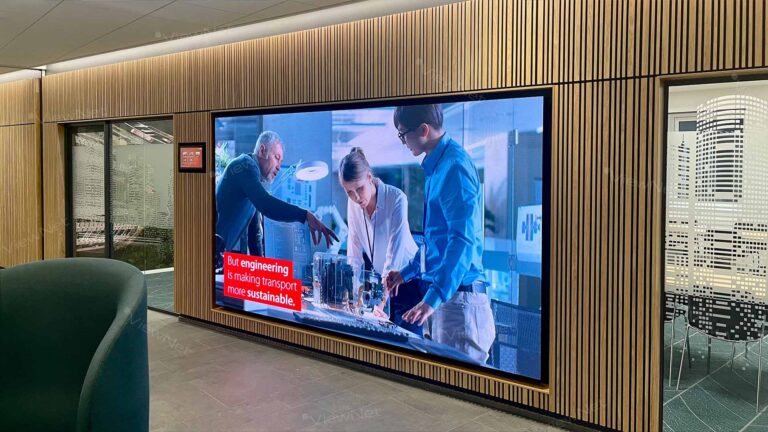ViewNet-LED-Großbild-Besprechungsraum-Bildschirm-Danfoss-Campus-Kölding