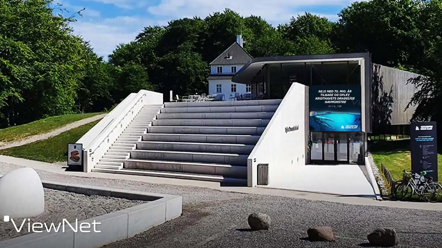 ViewNet-LED-Storskærm-Facadeskærm-Geocenter-Mønst-Klint