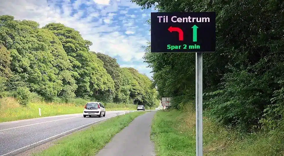 ViewNet-LED-Storskærm-fritstaaende-Trafik-infoskaerm-horsens-kommune