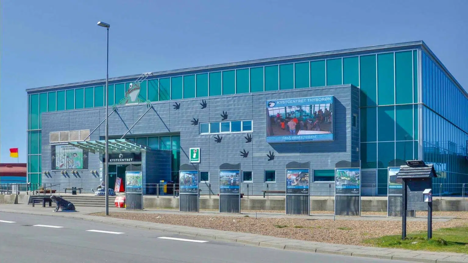 ViewNet-LED-Storskærme-Facadeskærm-Kystcenter-Thyborøn