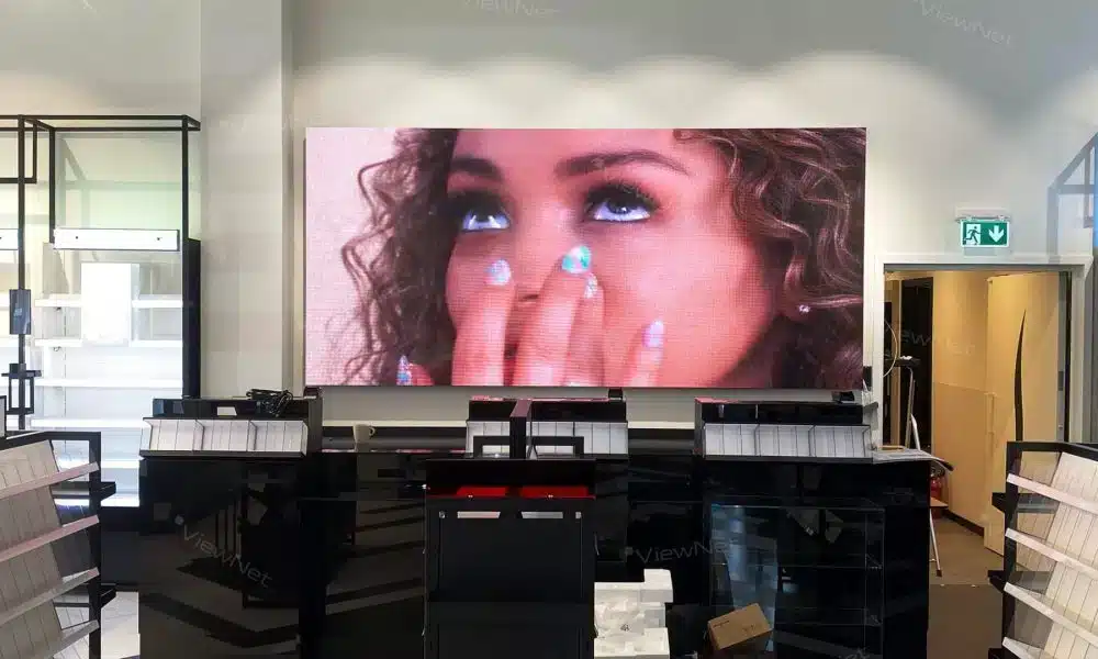 ViewNet-LED-Großbildschirm-innen-Sephora-c