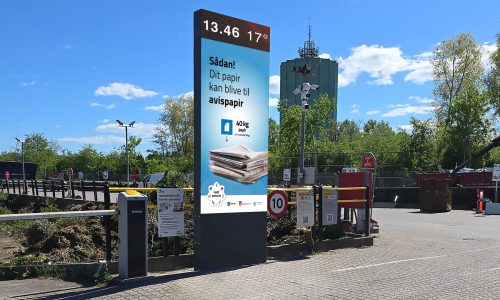 Ein ViewNet-LED-Pylon an einer Norfors-Recyclingstation.