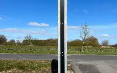 Seitenprofil des Viewnet LED-Pylons bei Swanwash in Børkop