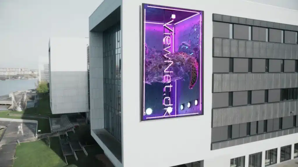 Viewnet storskærm på facade