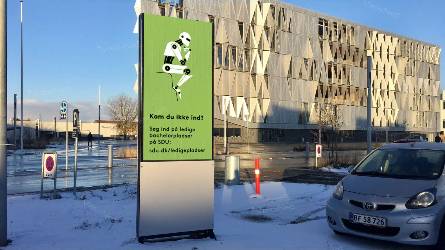 Viewnet-SDU-Kolding-LED-Storskærm-Info-pylon